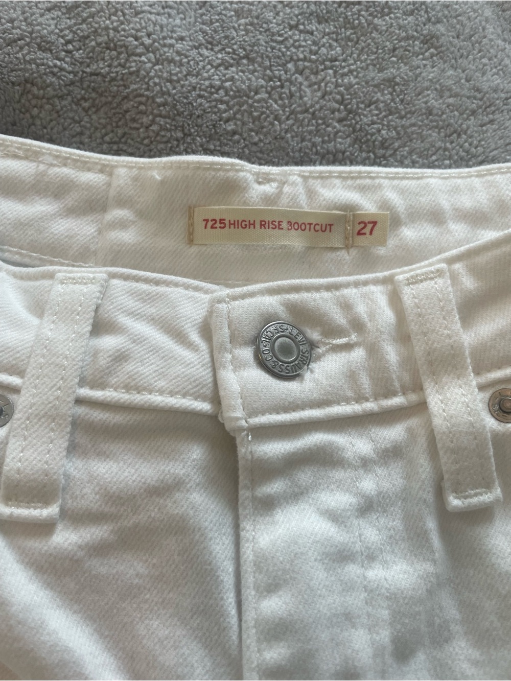 Levi's | 725 High Rise Bootcut Jeans in White | Size 27 - Picture 8 of 11
